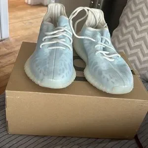 Yeezy Boost 350 Mono Ice